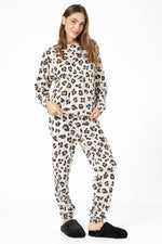 סט פיג’מה חמה מנומרת