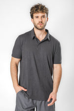 חולצת פולו אקטיב קצרה בצבע שחור