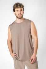 גופיית ספורט מנדפת זיעה בצבע חאקי