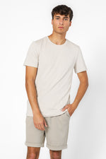 חולצה קצרה צווארון עגול מנדפת זיעה