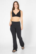 מכנסי טייץ דקים מתרחבים