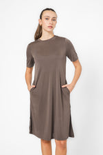 שמלה ספורטיבית עד הברך