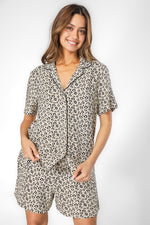 סט פיג’מה מכופתרת LEOPARD