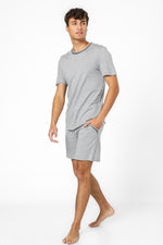 חליפת פנאי קצרה בצבע אפור