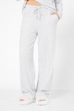 סט פיג'מה מכופתרת בהדפס פסים