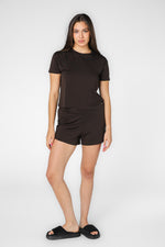 סט פיג’מה קצרה בצבע חום