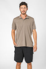 חולצת פולו קצרה בצבע בז'