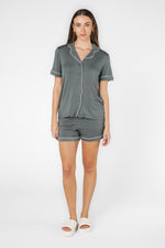 סט פיג’מה מכופתרת קצרה