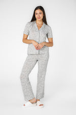 פיג'מת מעבר פרחונית עם מכנסיים ארוכים