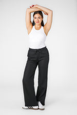 גופייה עם גוזיה מובנית