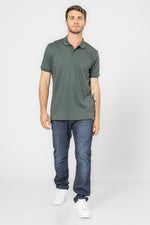 חולצת פולו בצבע ירוק זית