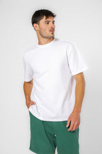 חולצה קצרה עם צאוורון עגול לבן