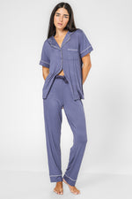 פיג'מה מכופתרת סגולה לנשים