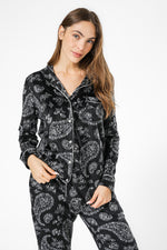 סט פיג'מה מכופתרת בהדפס פרחוני