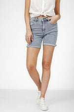 ג'ינס ברמודה בצבע LT BLUE - MASHBIR//365