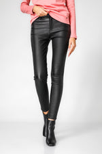 מכנסי סקיני בצבע שחור