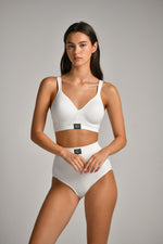 חזיה מרופדת ריב רחב אל-תפר בצבע לבן