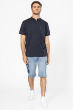 חולצה עם כיס בצבע נייבי