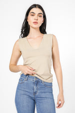 טופ אלסטי מפתח עמוק בצבע מוקה