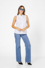 חולצה ללא שרוולים בצבע תכלת