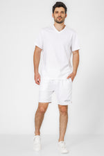 טישירט בצבע לבן