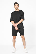 טישירט אוברסייז בצבע שחור