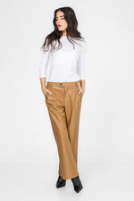 מכנסיים מתרחבים דמוי עור | קנת קול