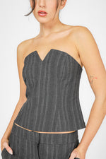 טופ סטרפלס פסים בגזרת מחוך | קנת קול