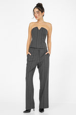 מכנסי פסים לנשים בגזרה רחבה בצבע אפור