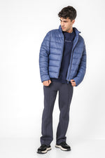 מעיל מרופד בצבע כחול צווארון גבוה