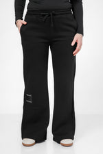 מכנסי טרנינג בגזרת Wide Leg בצבע שחור