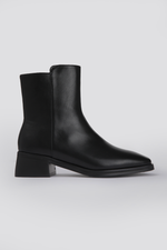 מגפונים לנשים בצבע שחור