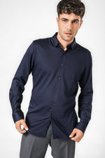 חולצה מכופתרת בגזרת סלים | קנת קול