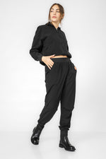 מכנסי ניילון ארוכים בצבע שחור