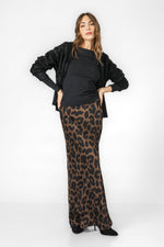 חצאית ארוכה סאטן בהדפס מנומר