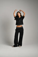 ג'קט עם שרוולים קצרים