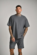 חולצת אובר סייז קצרה