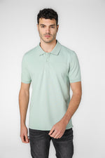 חולצת פולו קצרה