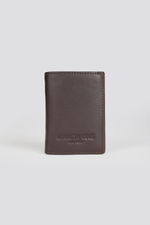 ארנק עור לגבר בצבע חום כהה