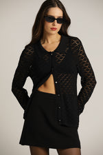 קרדיגן שחור שקפקף מעוצב בסריגה דקורטיבית | קנת קול