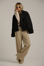 מכנסיים בגזרה ישרה וגבוהה | קנת קול