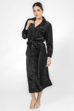 כותונת כפתוורים וצווארון קטיפה