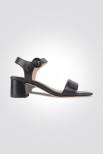 סנדל עור עקב נמוך בצבע שחור - MASHBIR//365