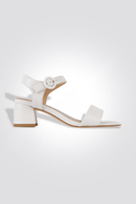 סנדל עור עקב נמוך בצבע לבן - MASHBIR//365