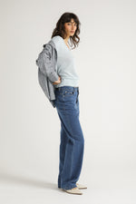 טישירט סריג לנשים עם מפתח V | קנת קול