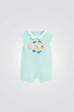 אוברול פיג'מה קצר לתינוקות בצבע תכלת עם הדפס דג