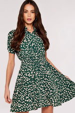 שמלת מיני עם הדפס בצבע ירוק - MASHBIR//365