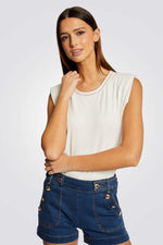 טישירט ללא שרוולים בצבע OFF WHITE - MASHBIR//365