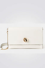 תיק קלאץ' לבן עם אפקט קרוקו