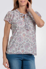 חולצה בהדפס קשמיר